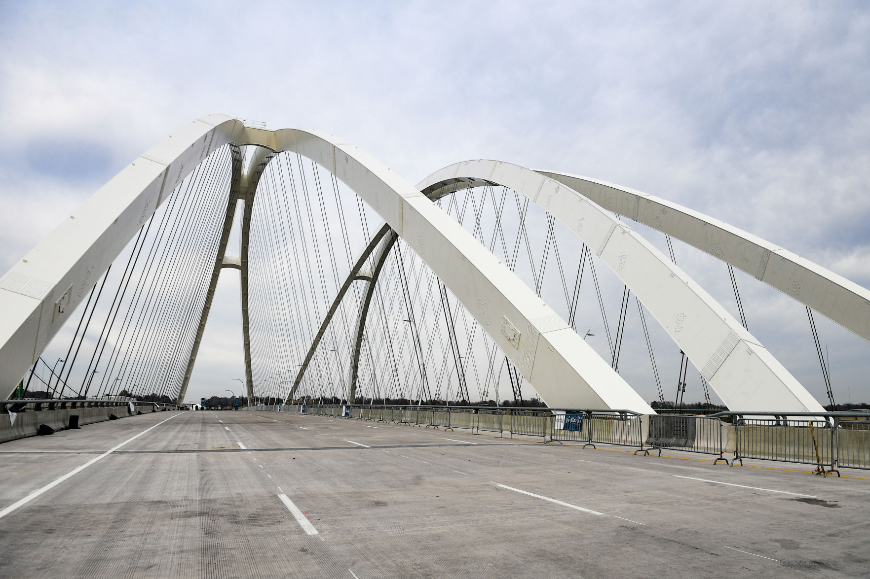 120121-qc-nws-bridge-044